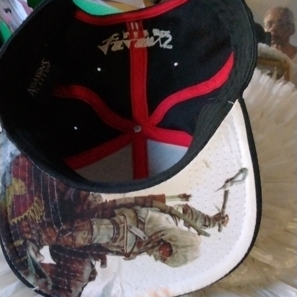 Assassins Creed nwot$34 1size +  free /Hat or scarf ltem  ( is New) - Picture 4 of 9